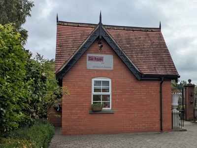 Streaks Ahead hair salon shopfront in Woodhall Spa