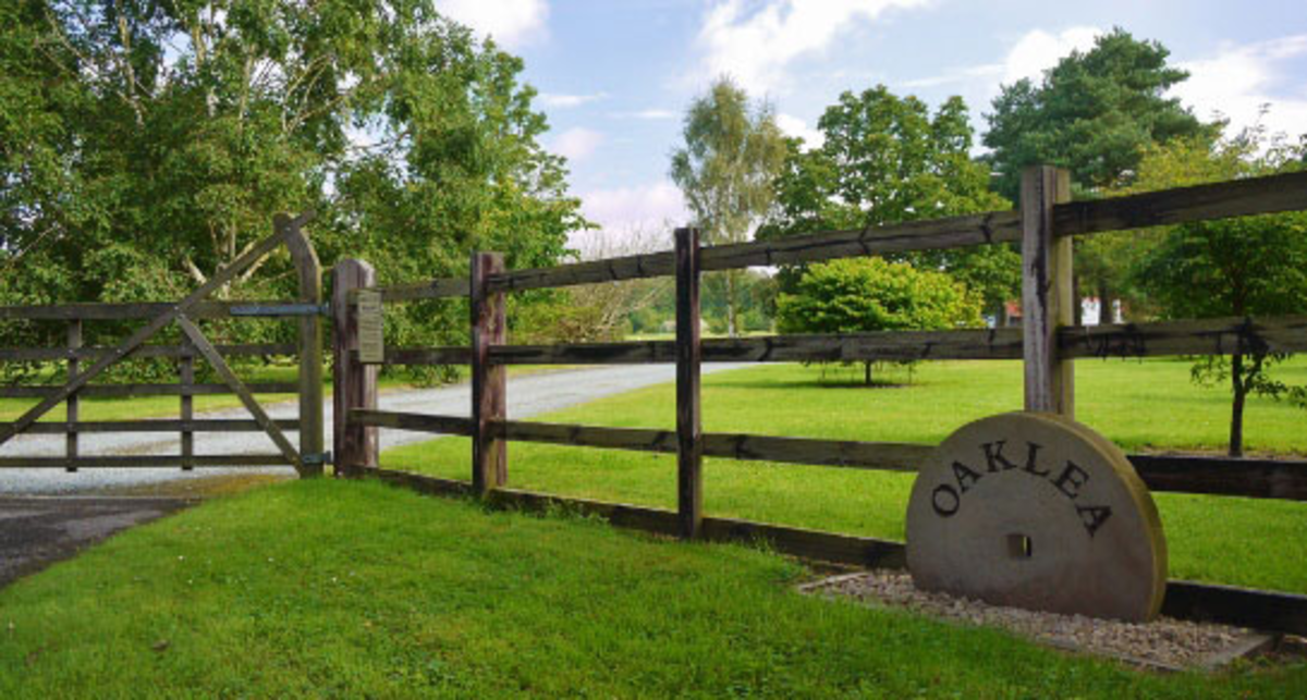 The signed entrance to Oaklea caravan site