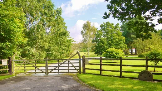 The entrance drive at Oaklea near Woodhall Spa